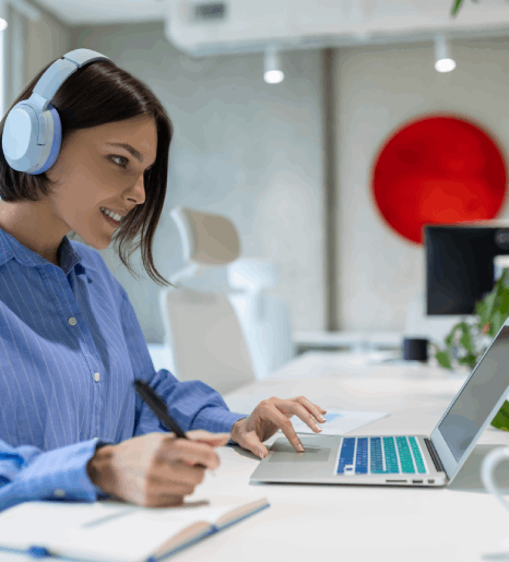 A transcriber flags misheard terms and proper nouns as Research Transcription Services deliver verbatim accuracy.