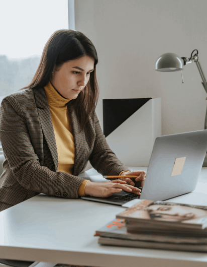 Translator in Brooklyn working on fast and accurate translations to ensure quick communication between businesses and client.