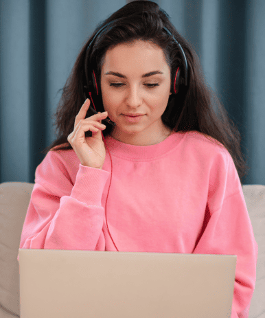 Customer receiving reliable court transcription services for secure and accurate legal documentation. Customer receiving reliable court transcription services for secure and accurate legal documentation.