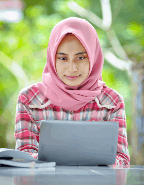 A student in New York using Arabic translation services for transcripts, diplomas and educational materials.