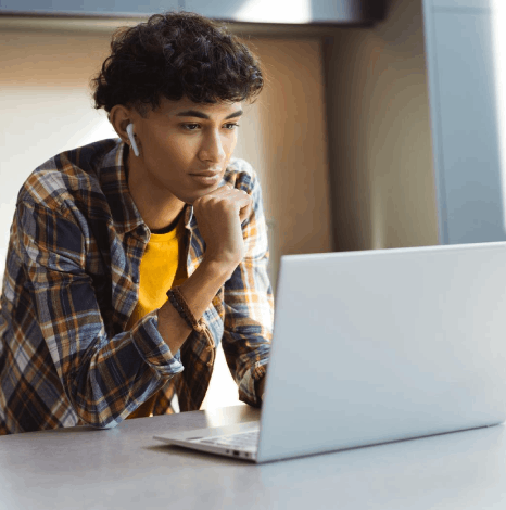 A student uploads MP3 and MP4 files to lecture transcription services and downloads a verbatim transcript with timestamps.