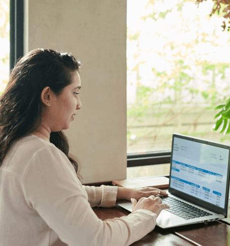 A B2B analyst reviews buyer interview audio and uses market research transcription services to capture exact quotes.