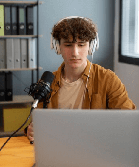 Voice artist works for multilingual audio using British voiceover services with no use of AI or synthetic tools. Voice artist works for multilingual audio using British voiceover services with no use of AI or synthetic tools.