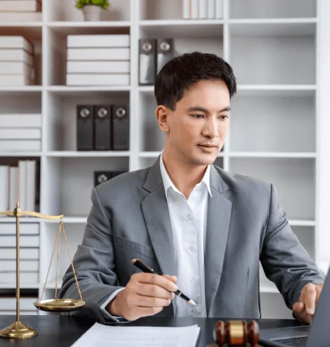 Lawyer in Times Square using professional legal translation services to handle complex cross border legal agreements.