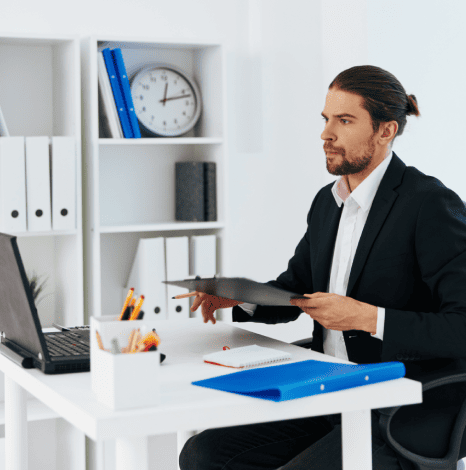Translator adding course material translations into an e-learning platform for educational content with quality. Translator adding course material translations into an e-learning platform for educational content with quality.