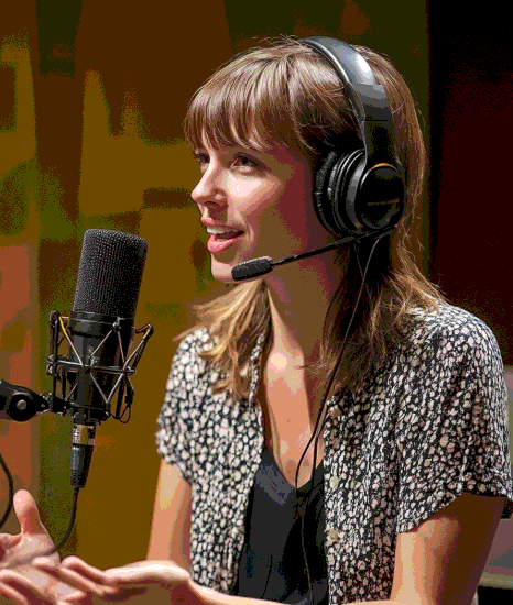 A producer previews Russian Voice Over Services demo takes with studio-grade sound, choosing the best tone for launch day.