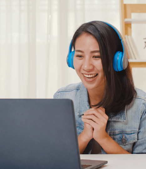 An captioner prepares spanish captioning services for digital platforms, checking Instagram, TikTok, and Shorts presets.