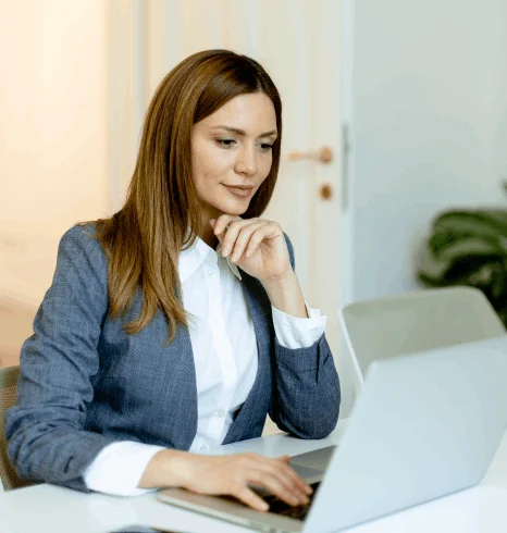 Professional translator providing secure and precise financial translations in Penn Station for banking firms.