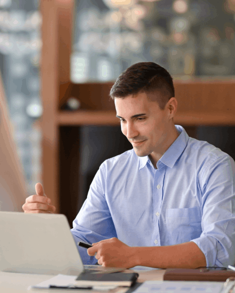 Customer using Haitian Creole to English translation in New York, ensuring accurate communication in both languages.