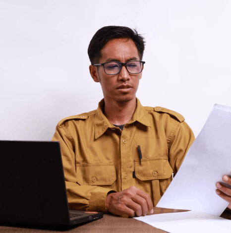 An industry editor applies a termbase while delivering Indonesian translation services for regulated product documentation.