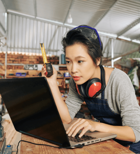 Industry worker benefits from accurate industry-specific Korean subtitling to ensure high-quality translations. Industry worker benefits from accurate industry-specific Korean subtitling to ensure high-quality translations.