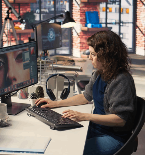 A bilingual editor exports a translated PDF to DOCX and back, keeping layout retention with pdf translation services.