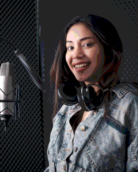 An editor exports MP3 and WAV deliverables for Vietnamese Voice Over Services, labeling files for web and app use.