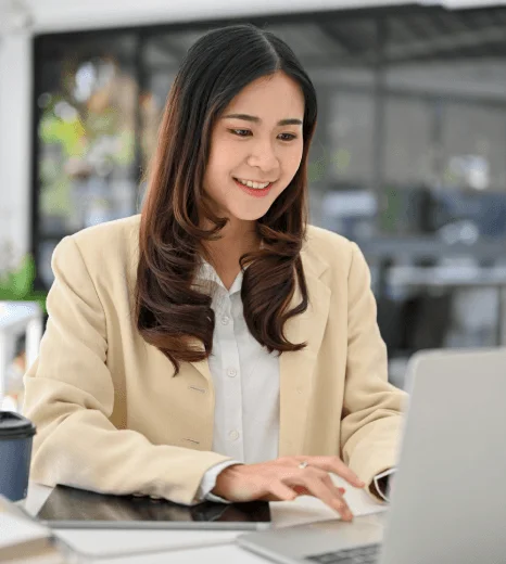 Translator providing multilingual Patent translation services, ensuring clear marketing communication for global markets.