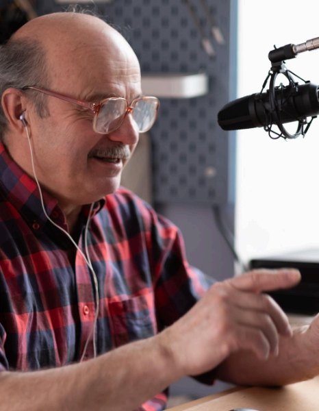 A project manager uploads multiplatform Italian Voice Over Services audio to a shared folder for courses, apps, and TV.