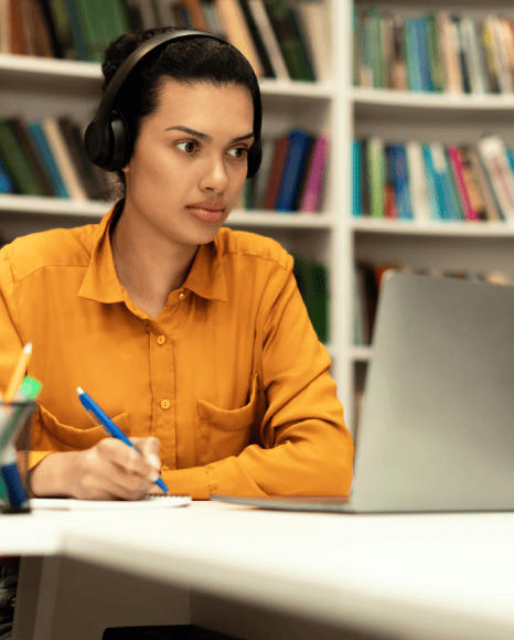 Student accessing course materials with academic captions provided by professional captioning services in New York. Student accessing course materials with academic captions provided by professional captioning services in New York.