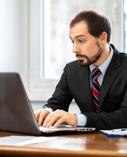 Professional providing Yiddish translation services in New York for diverse translation needs including business & academic.