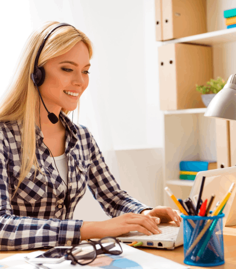 A native Swedish specialist proofreads a transcript in QA software as Swedish transcription services ensure natural phrasing.