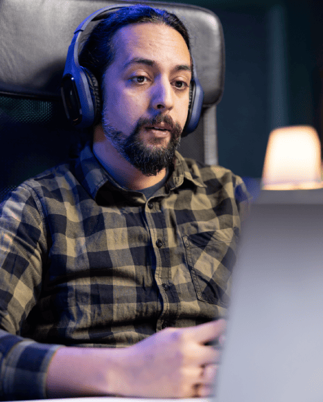 Customer benefits from reliable video and audio transcription services in Hindi, ensuring clarity & accuracy for recordings.