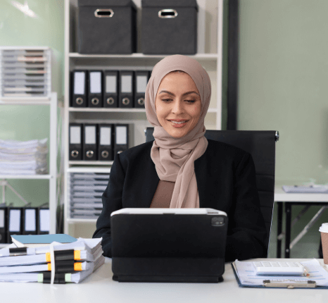 Translator providing fast Arabic Translation Services meeting USCIS deadlines with reliable and accurate translations.