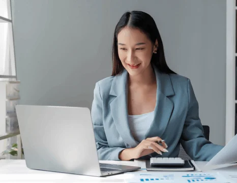 Expert translator following a clear, step by step process to ensure precise Real Estate translation for property transaction.