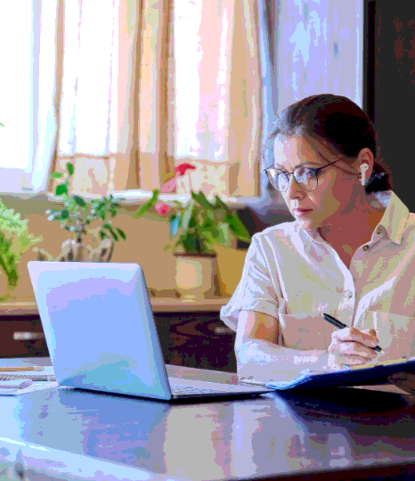 An engineer compares audio to Vietnamese Transcription Services for technical discussions.