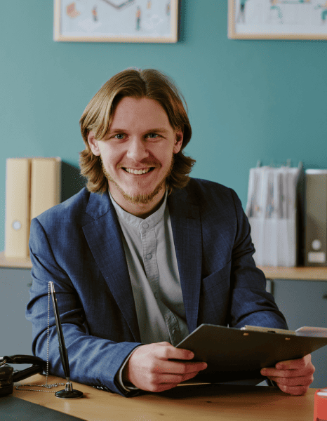 A translator ensuring high-quality birth certificate translation services that meet USCIS and legal standards for acceptance. A translator ensuring high-quality birth certificate translation services that meet USCIS and legal standards for acceptance.