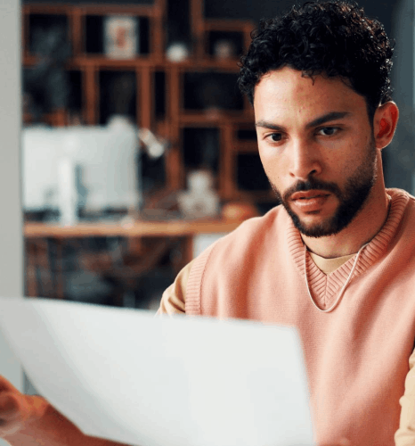 A client drags files into an upload portal, starting online Swahili translation services with instant review notes.