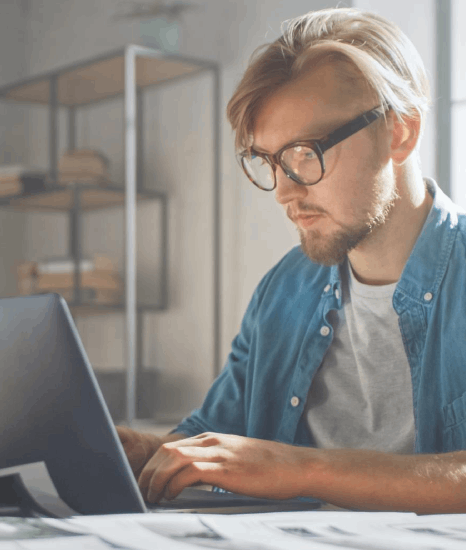 A content manager sends website source files for review, relying on Slovak translation services with multiformat support.