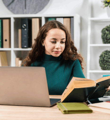 Student using Course Guide translation services to understand their academic programs and requirements.