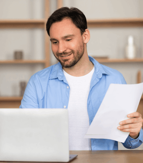 Client utilizing Yiddish translation for complex financial documents in New York, ensuring legal compliance and accuracy.