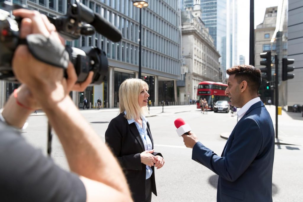 Why Live Captioning Is Now Expected at NYC Business Conferences and Events - Why Live Captioning Is featured image