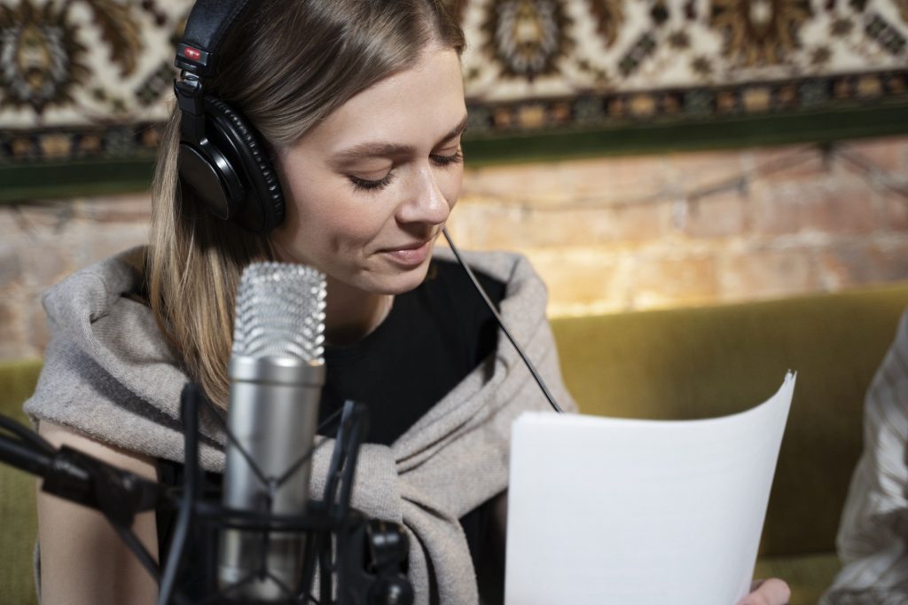 How to Write a Voice Over Script That Connects with New York Audiences - How to Write a featured image