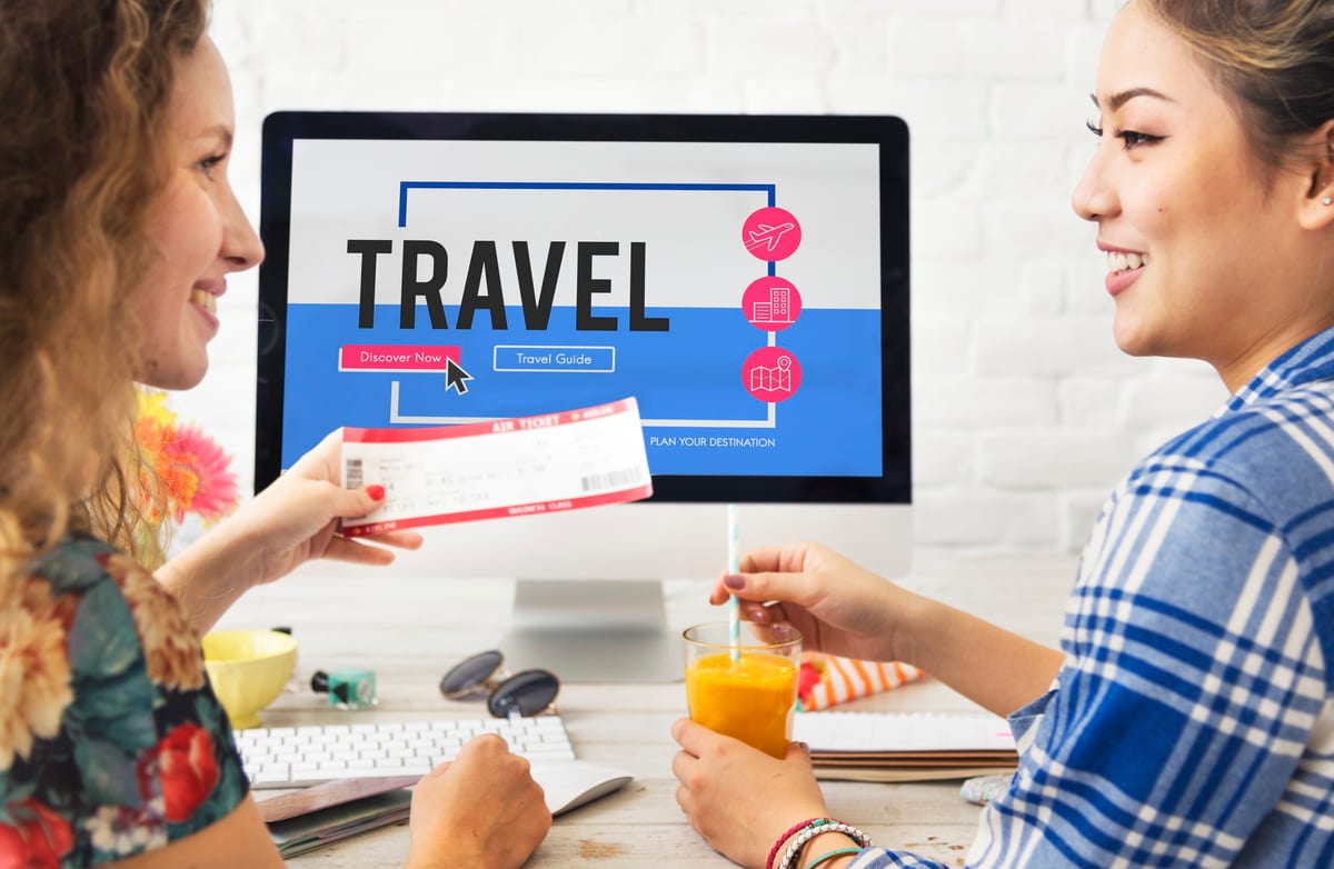 Travel Website Translation: 8 Ways It Shapes Tourist Journeys