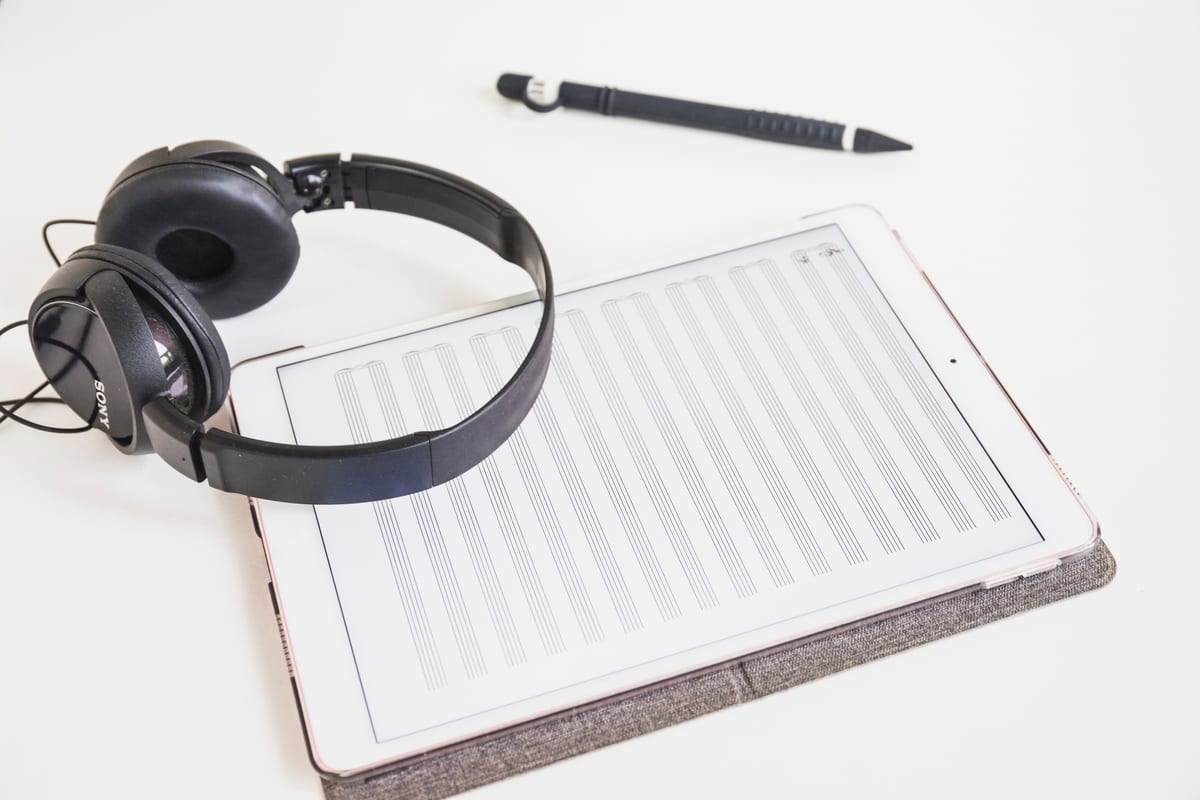 Real Story: Six Audio Files, Two Languages, and a Bilingual Transcript for a University Symposium